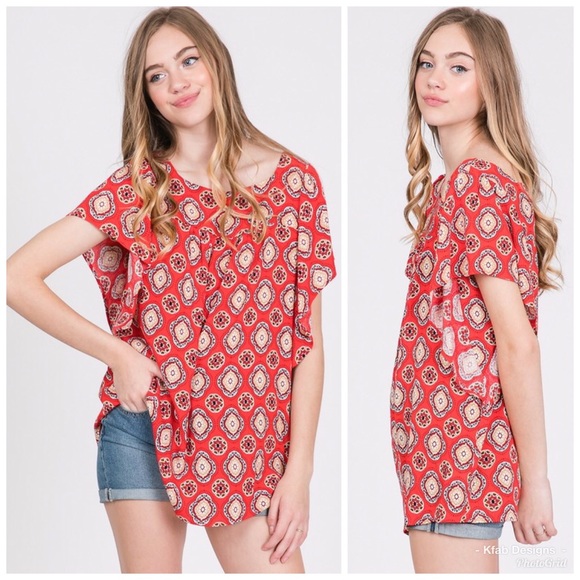 🥰LAST 2! Relaxed Soft Woven Ruffle Printed Top - Picture 2 of 8